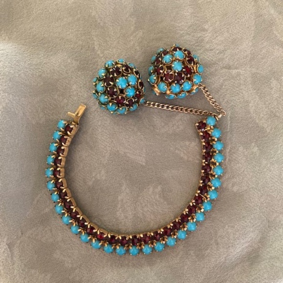 Vintage Signed Hattie Carnegie Bracelet